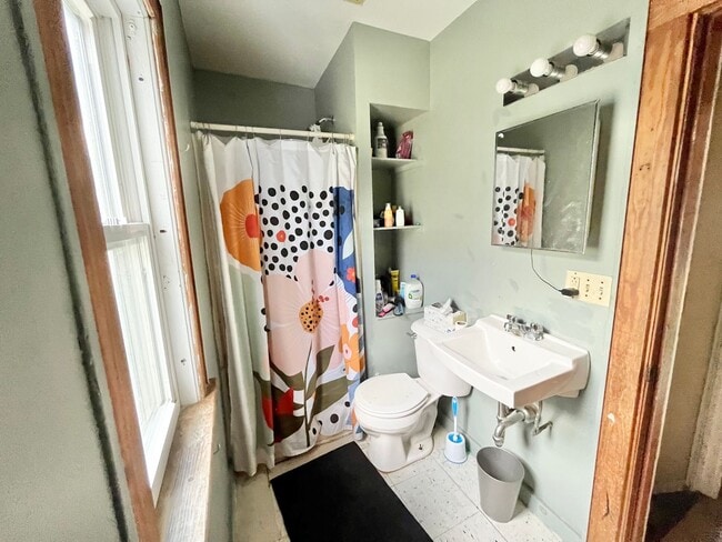 Building Photo - 39 Hickok Pl
