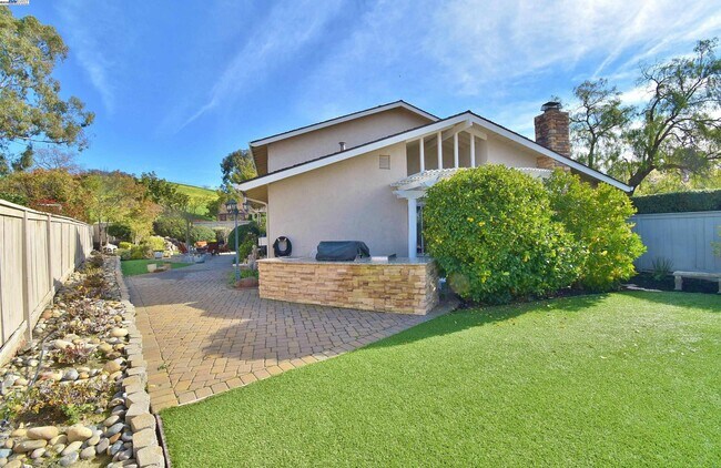 Building Photo - 204 Cypress Hills Ct
