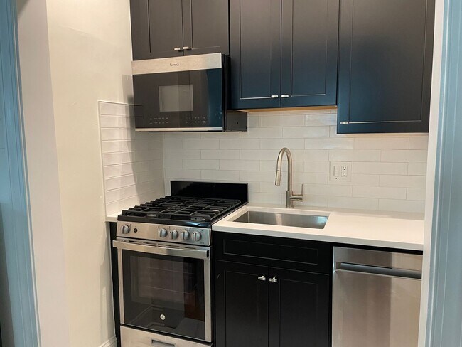 Building Photo - Newly Remodeled Studio, 1-Bathroom Near Johns Hopkins University