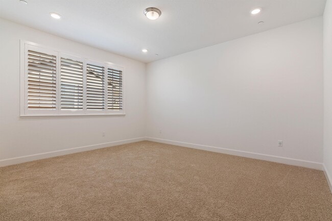 Building Photo - 3012 Vasquez Ct