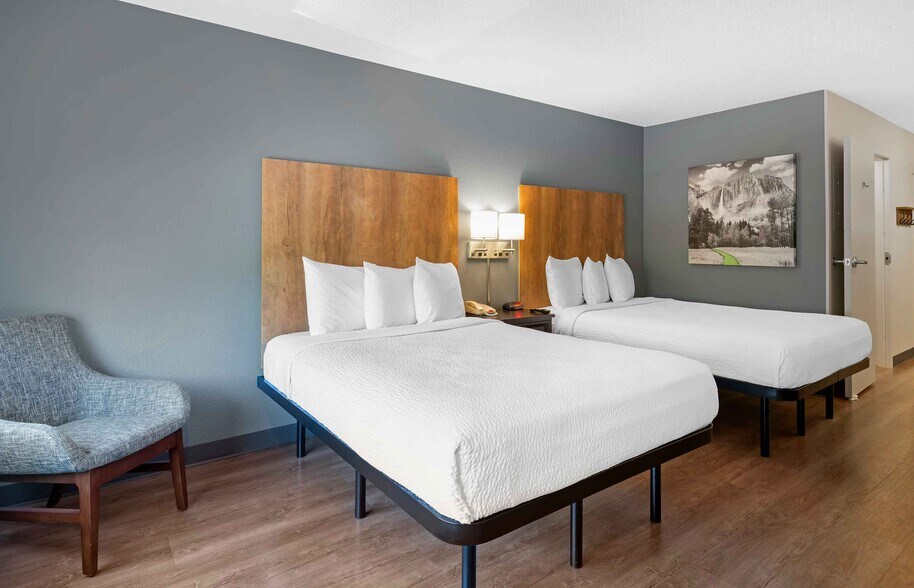 Building Photo - Furnished Studio-Los Angeles - Burbank Airport