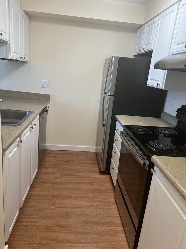 Interior Photo - Magnolia Court