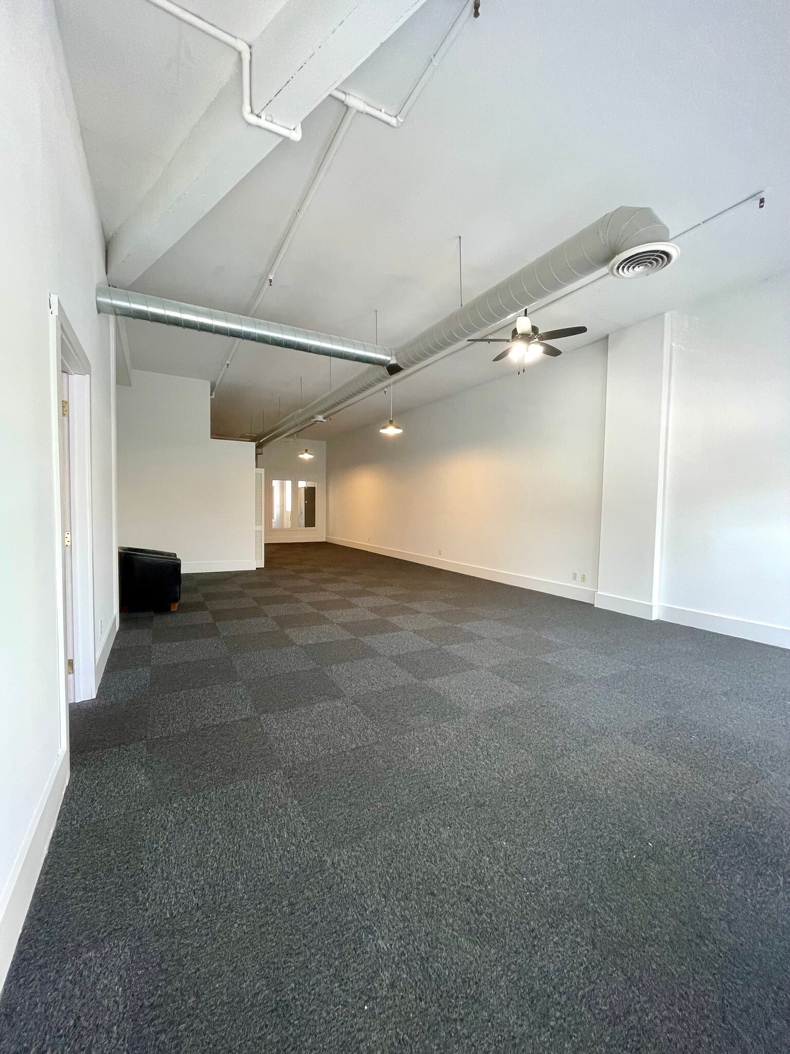 Building Photo - 122 N 3rd St