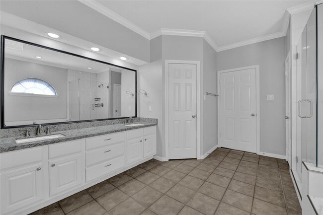 Building Photo - 4422 Brook Shadow Dr