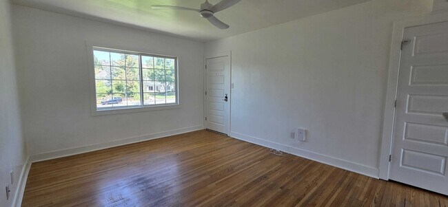 Building Photo - 808 E 300 S