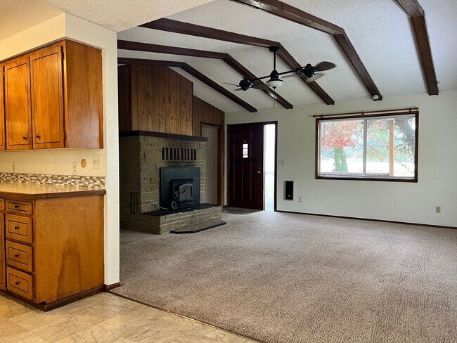 Building Photo - 38355-38385 Weirich Dr