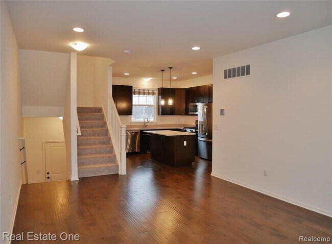Building Photo - 4637 Bradley Cir