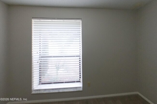 Building Photo - 8338 Knotts Landing Dr E