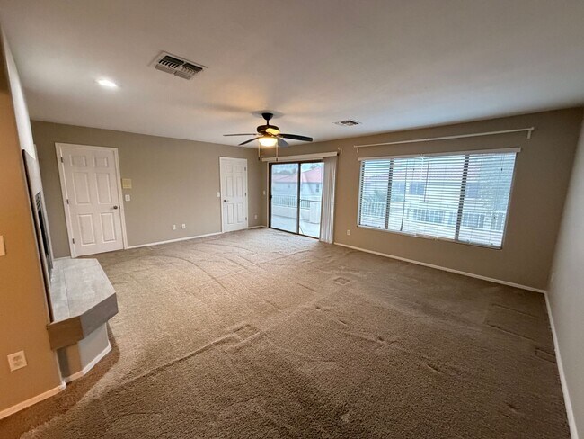 Building Photo - Spacious 5Bdm 3.5Ba Litchfield Park Home in a Small Gated Community