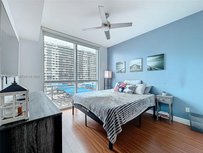 Building Photo - 1945 S Ocean Dr