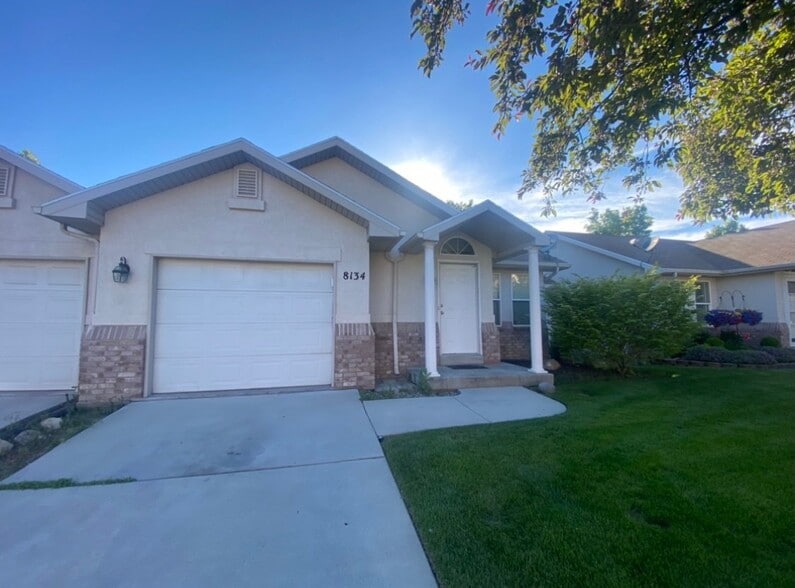 Building Photo - 8134 Cottonwood Hills Ct