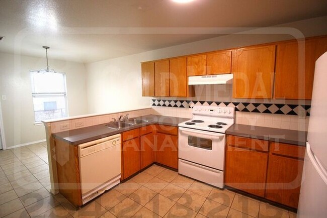 Building Photo - 3402 Hereford Ln