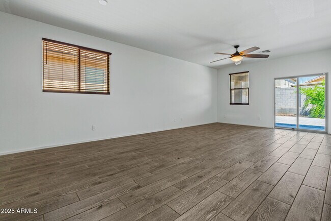 Building Photo - 21582 W Cocopah St