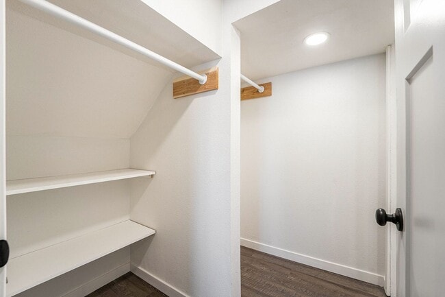 Building Photo - 4728 Estes St