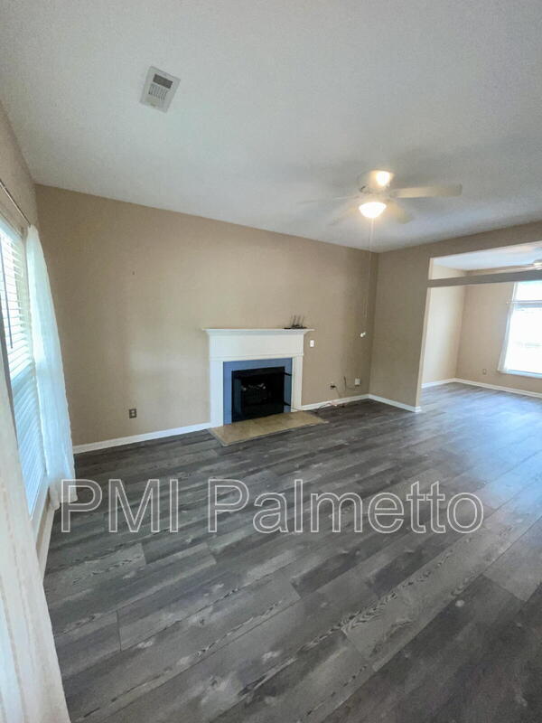 Building Photo - 116 S Mercer Dr