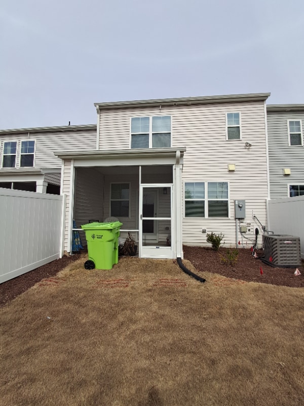 Building Photo - 5030 Tura St