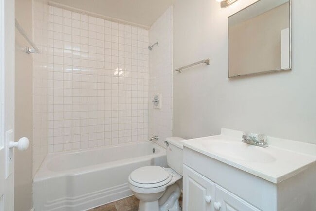 Building Photo - Charming Historic East Nash 3Bed/2Bath!