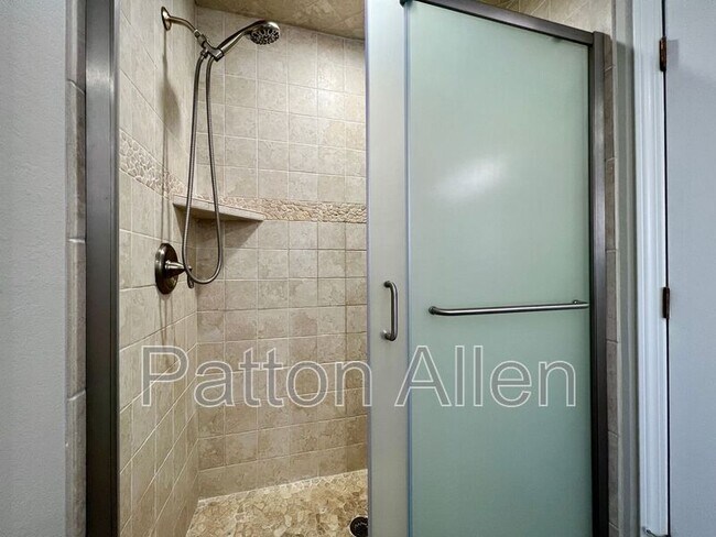 Building Photo - 212 Appleton Dr