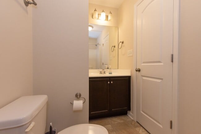 Building Photo - Ready to live close to the beach?