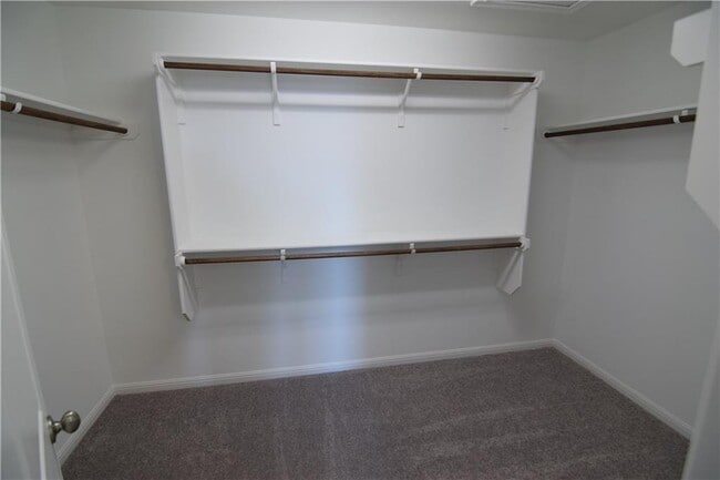 Building Photo - 6705 Routenburn St