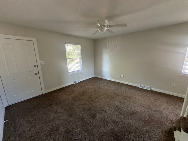 Building Photo - 8703 N Hull Dr