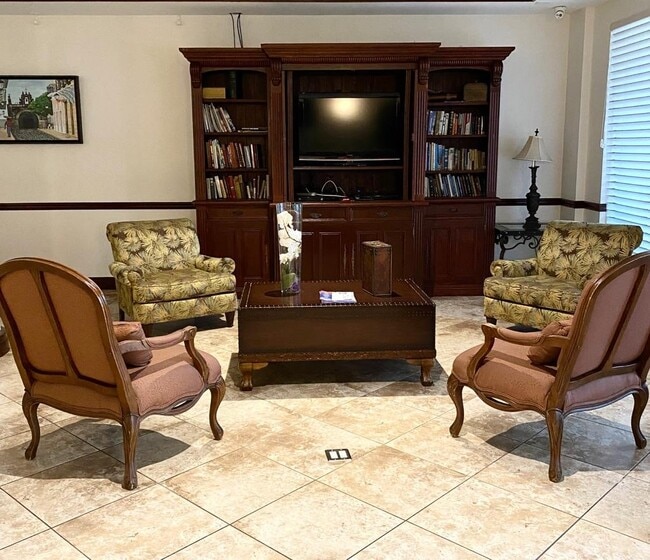 Building Photo - Rare 2/2 Corner Penthouse with Panoramic Lagoon Views from Every Room – Available Now!