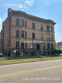 Building Photo - 447 W Walnut St