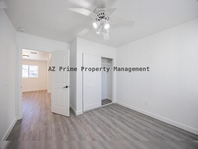 Building Photo - 2646 E Willetta St