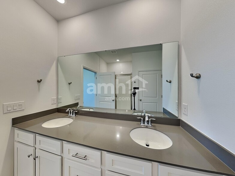 Building Photo - 5442 Boulder Crk Cv