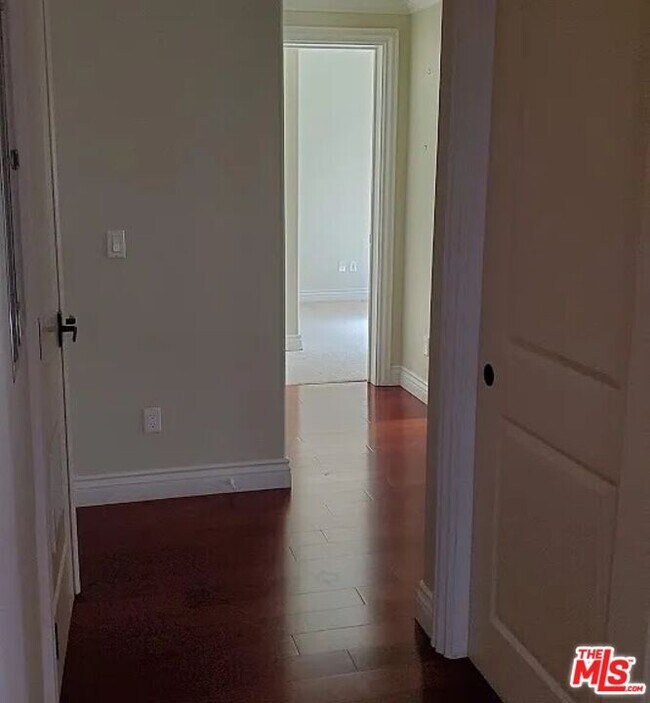 Building Photo - 1135 S Shenandoah St