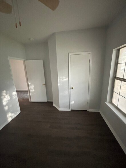 Building Photo - 8206 Coppergate