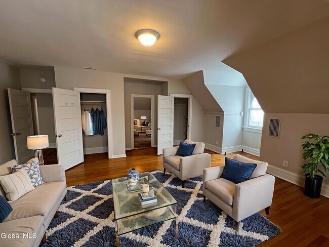 Building Photo - 1114 Union St