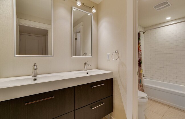 Building Photo - 4Bed, 3Bath Home in West Slope / Raleigh H...