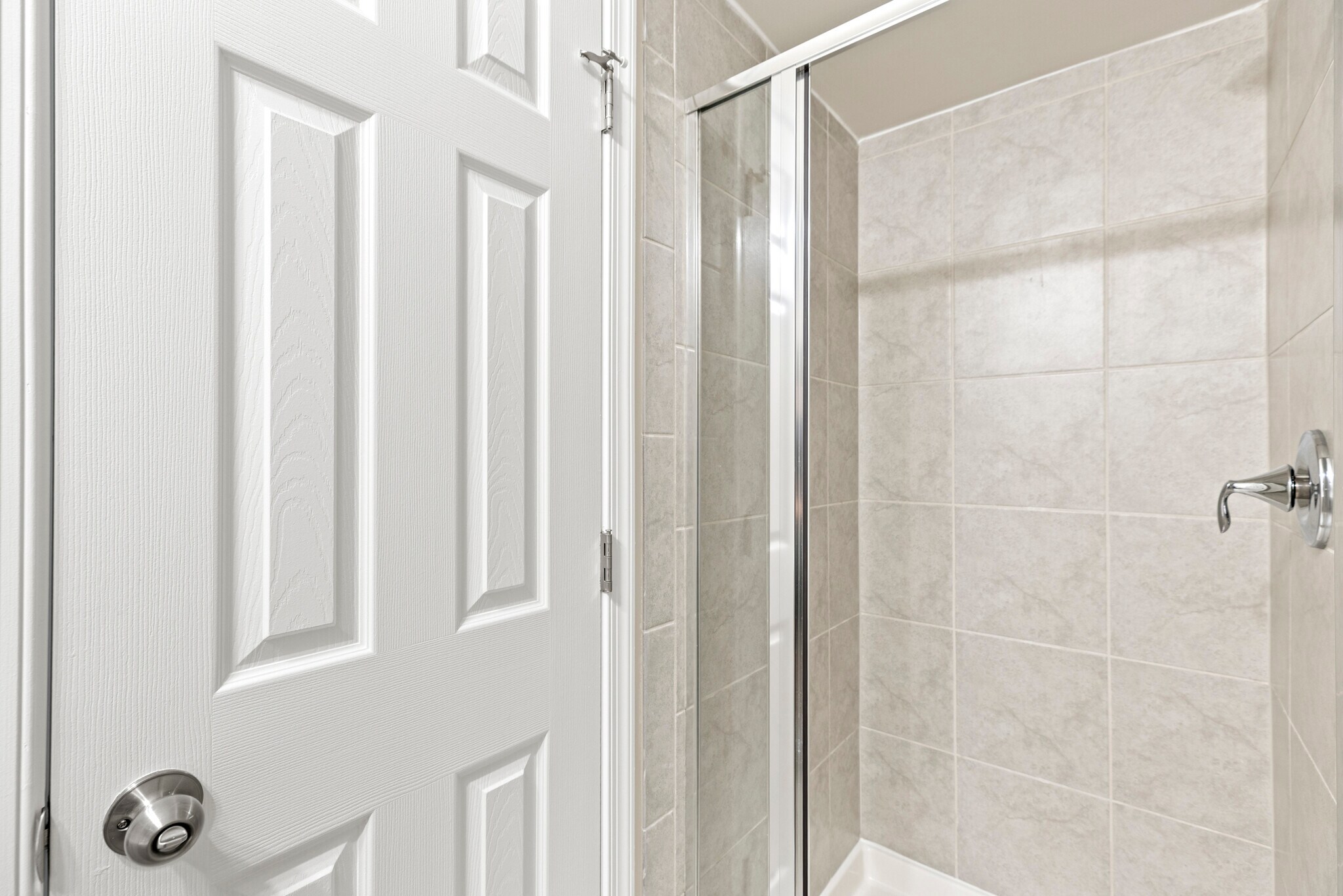 Ground Floor Full Bathroom - 7125 Rowlock Aly