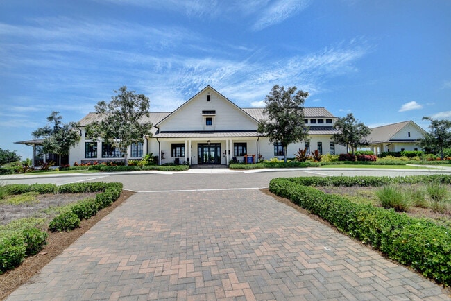 Building Photo - 870 Hookline Cir