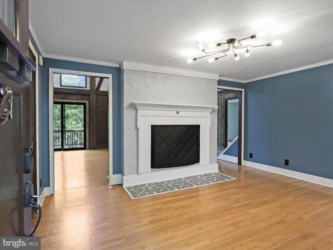 Building Photo - 11713 Henderson Rd