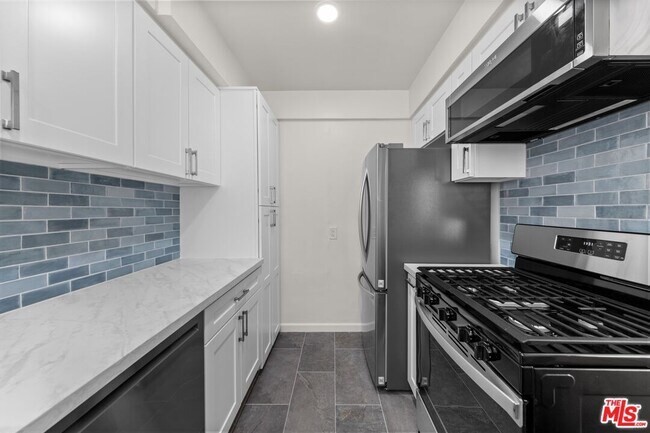 Building Photo - 639 Burnside Ave