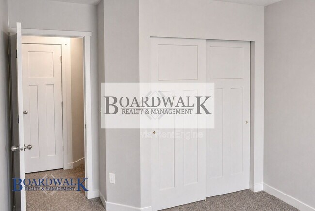 Building Photo - 14388 S Ferndale Way