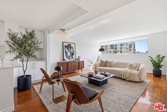 Building Photo - 10535 Wilshire Blvd