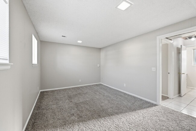 Building Photo - 2,595.95-  3 Bed, 1.5 Bath Home In Longmont with Great Backyard and In Unit Laundry!