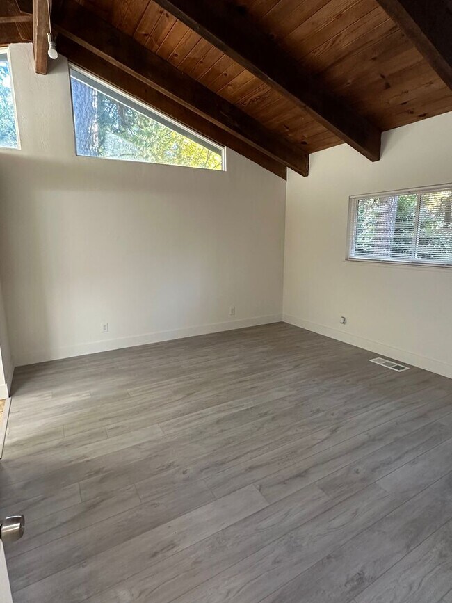 Building Photo - HOLIDAY SPECIAL ~ Home for Rent!