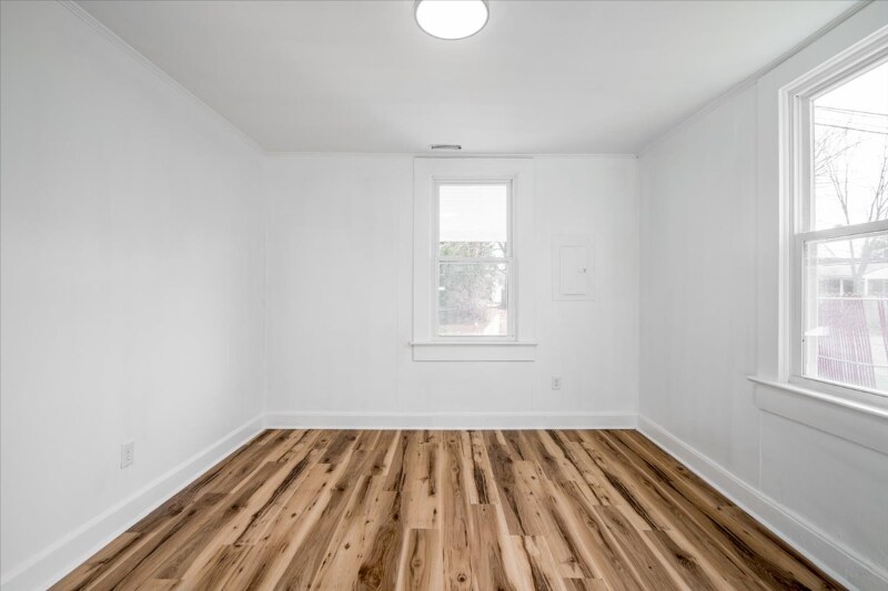 Building Photo - 1609 Buren St