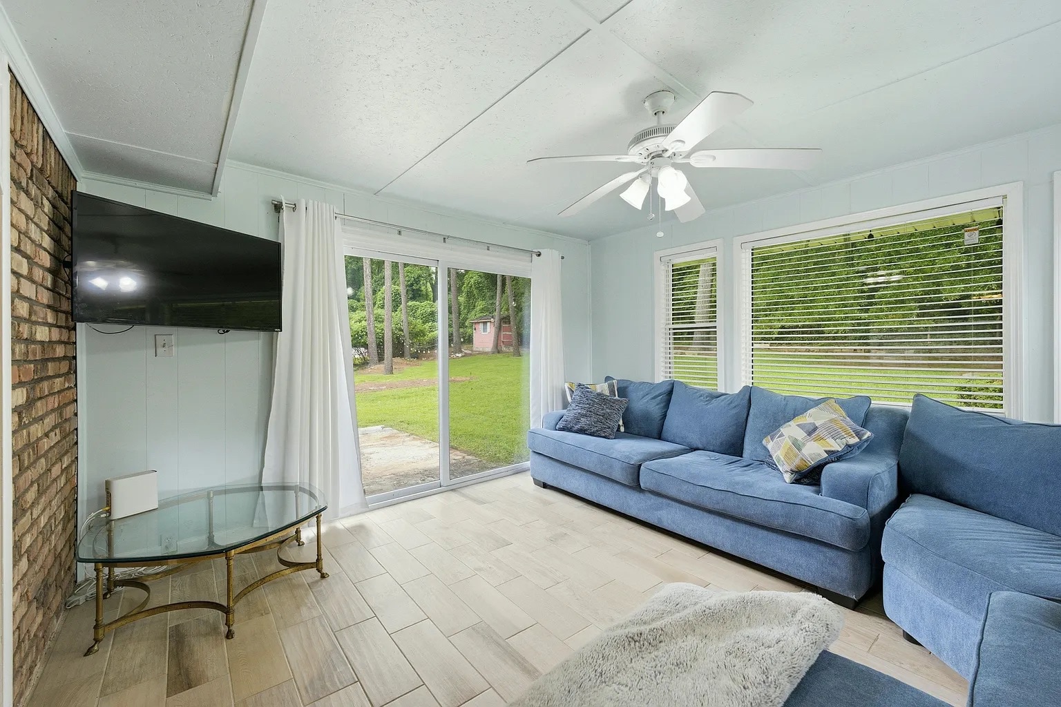 Building Photo - Room in House on Rollingwood Ct SE