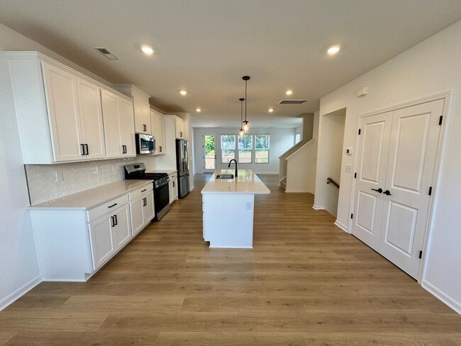 Building Photo - Beautiful, New Construction, 3-Story, 4BR/...