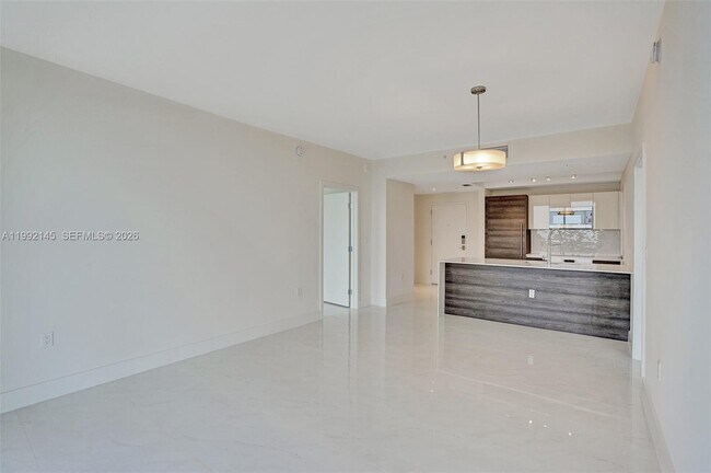 Building Photo - 301 Altara Ave