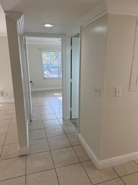 Building Photo - 5520 NW 61st St