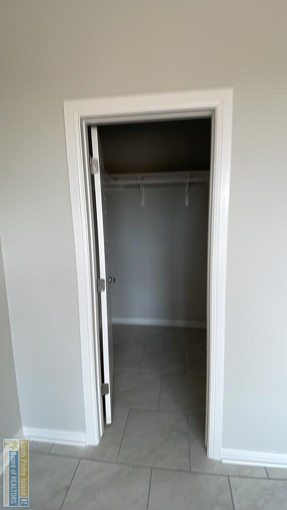 Building Photo - 2369 Grove Ln