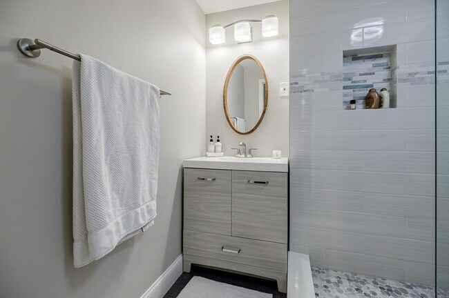 Building Photo - 2105 Brookridge Ter