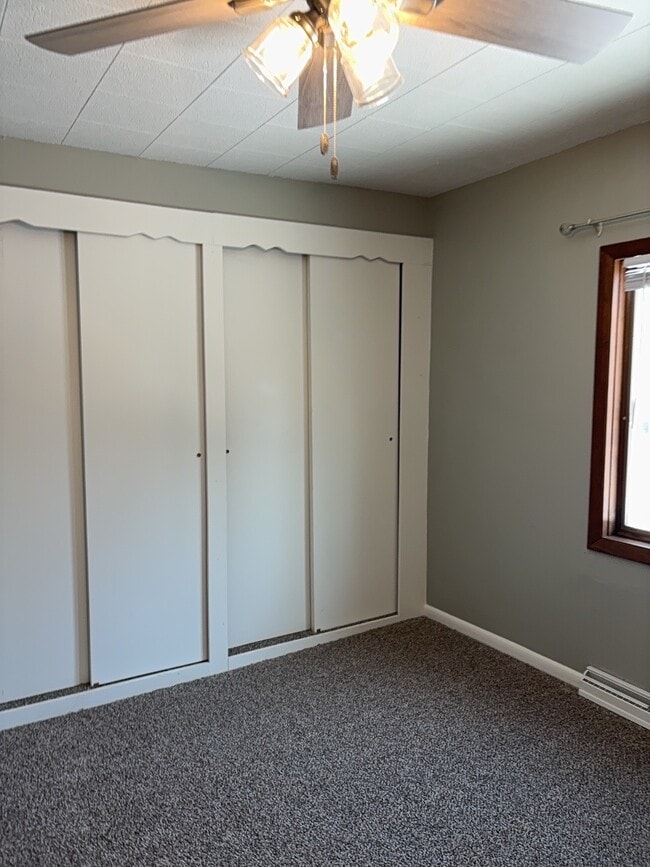 Building Photo - 520 E Washington St