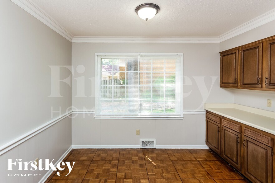 Building Photo - 6991 Dashwood Dr